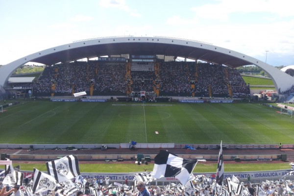 udinese-vs-atalanta-20130513-1360717111B8197EEC-D7B1-AA47-1824-DFF5BF3F3029.jpg